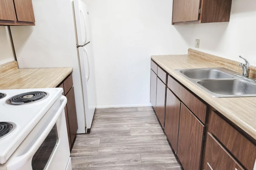 800 E Smith Street - Photo 10