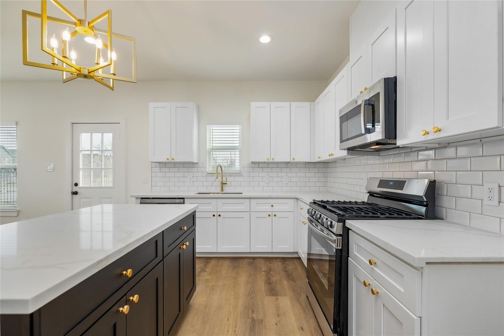 6417 Eastland Street - Photo 2