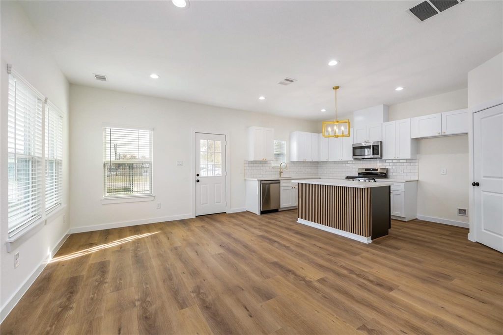 6417 Eastland Street - Photo 3