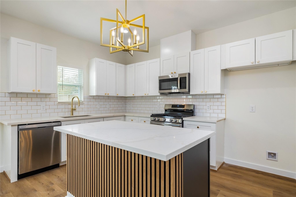 6417 Eastland Street - Photo 6