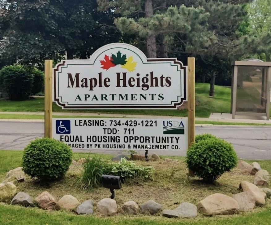260 N Maple Road - Photo 2