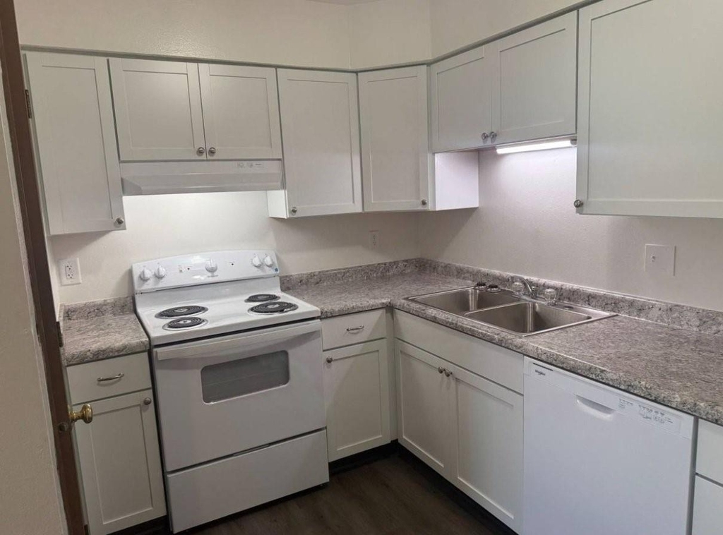 1127 S Linn Street - Photo 8