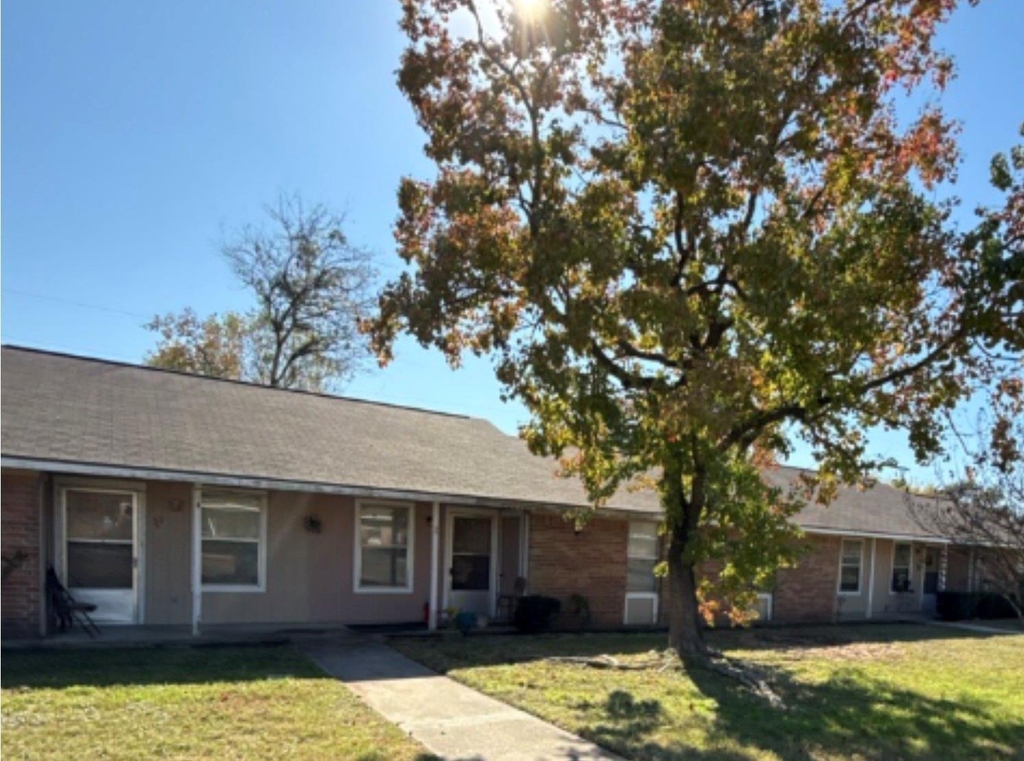 1015 Church Street - Photo 2
