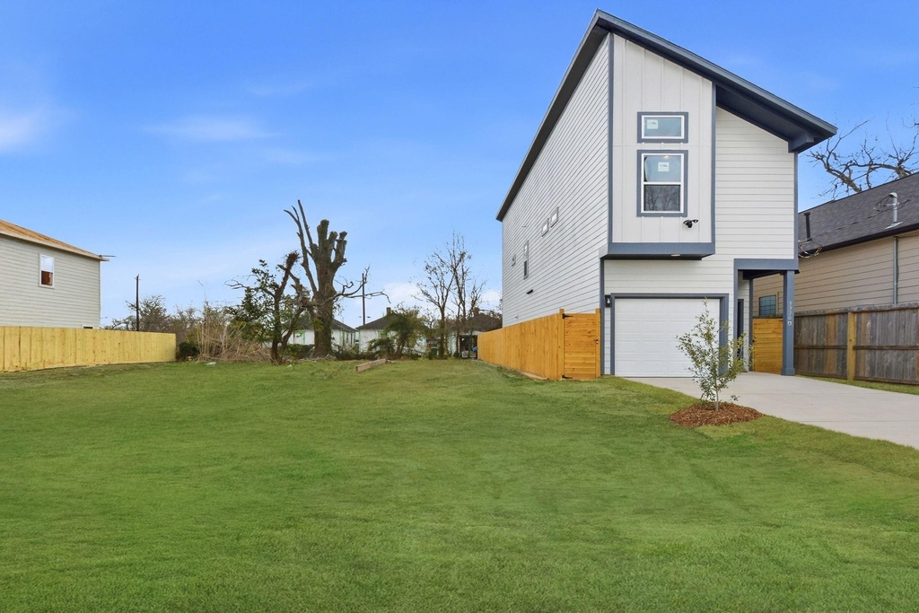 3320 Francis Street - Photo 1