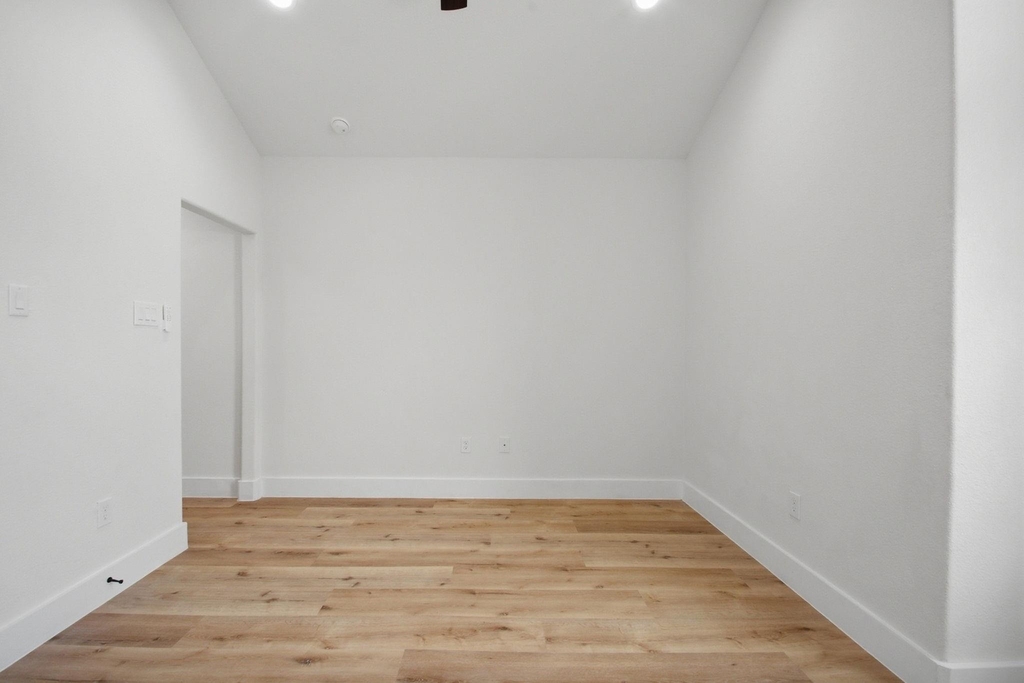 3320 Francis Street - Photo 19