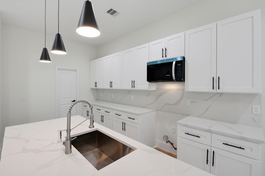 3320 Francis Street - Photo 10