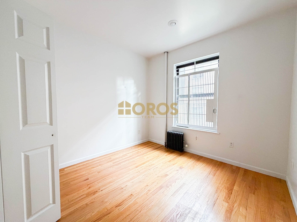 238 East 7th Street - Photo 3