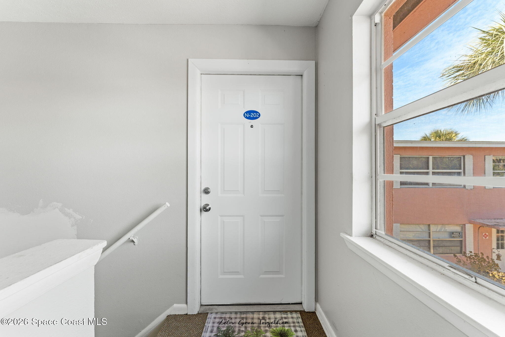 411 Madison Avenue - Photo 2