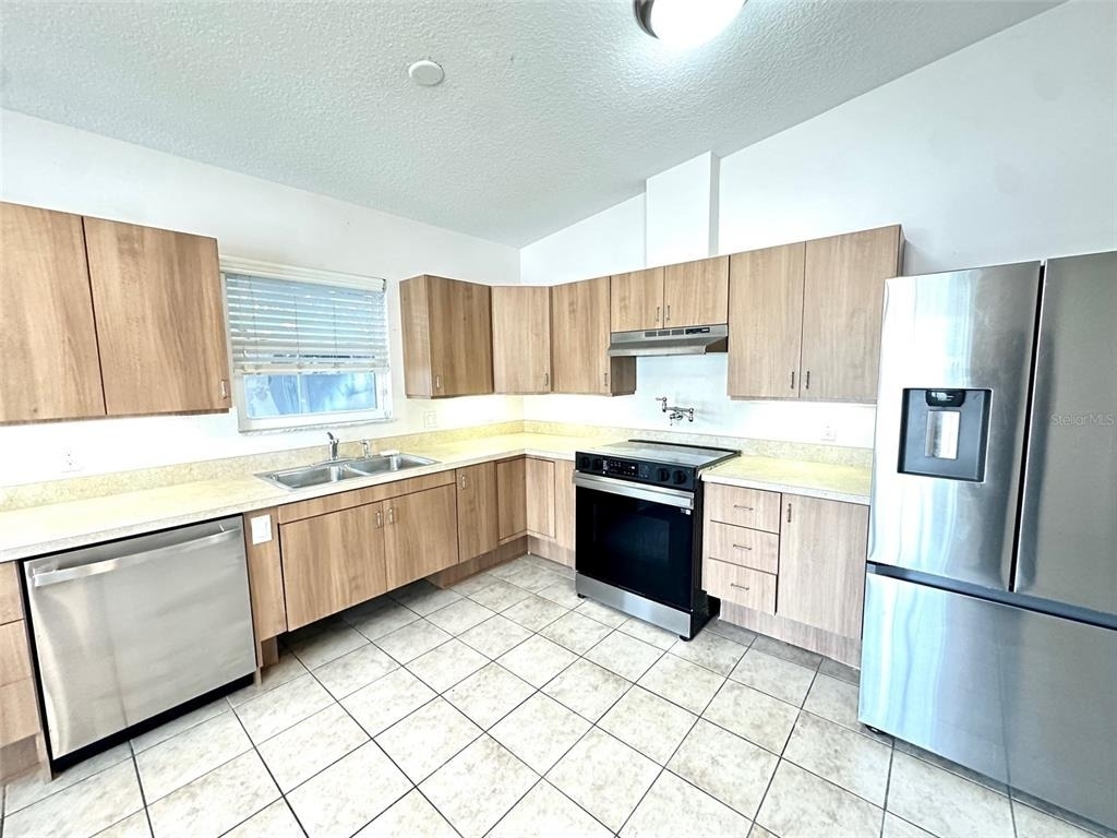 1121 Dr Martin Luther King Jr Street S - Photo 2