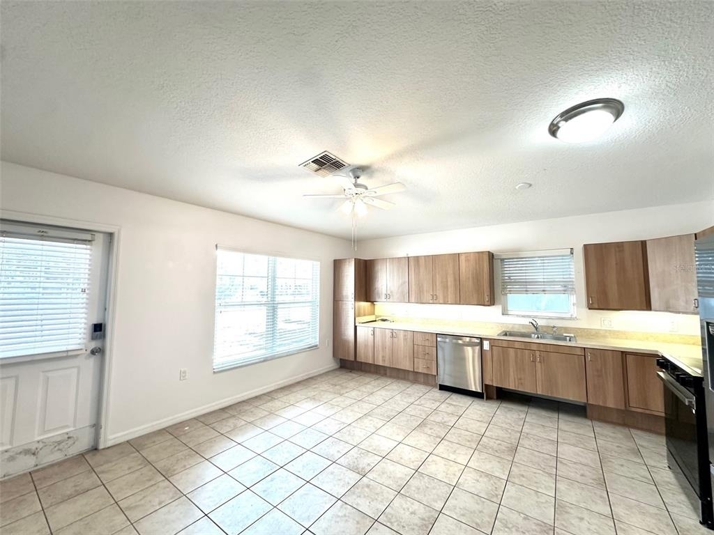 1121 Dr Martin Luther King Jr Street S - Photo 3