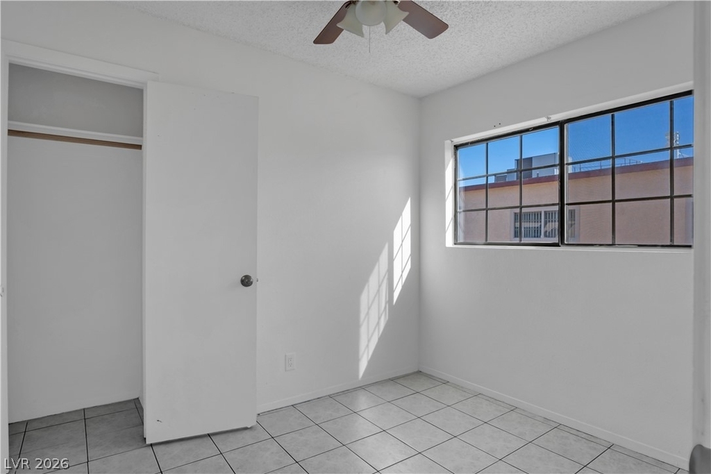 2221 N Jones Boulevard - Photo 3