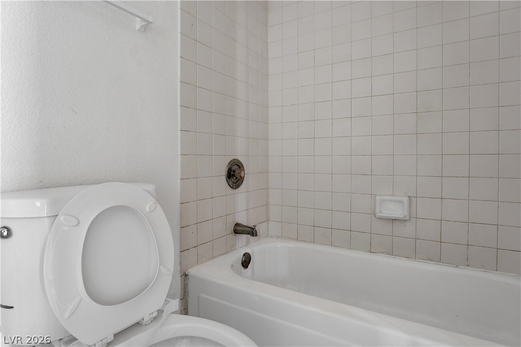 2221 N Jones Boulevard - Photo 10