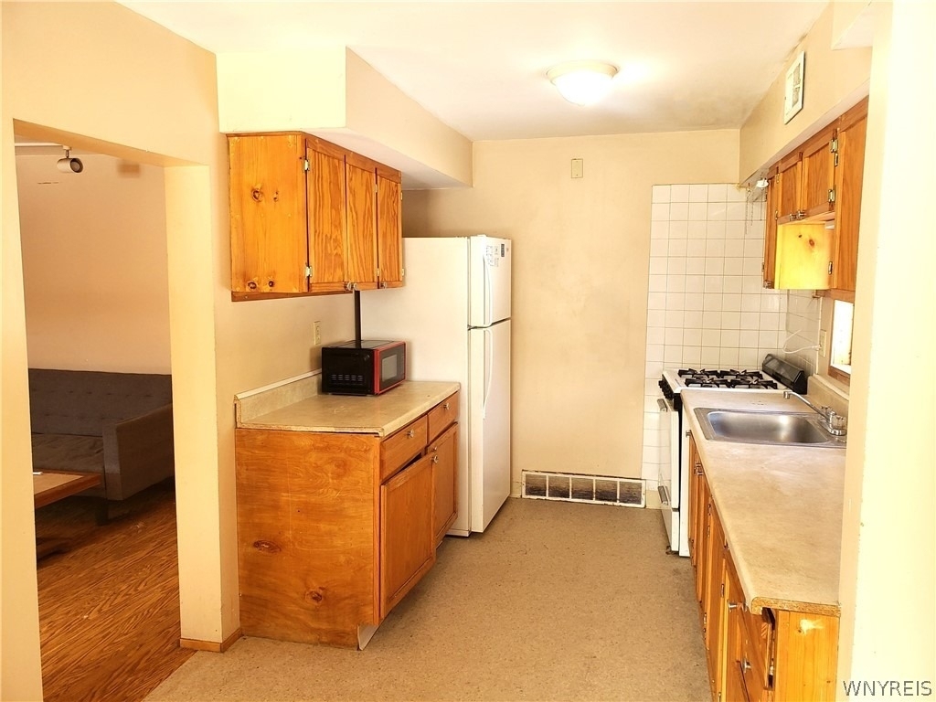91 Springville Avenue - Photo 3