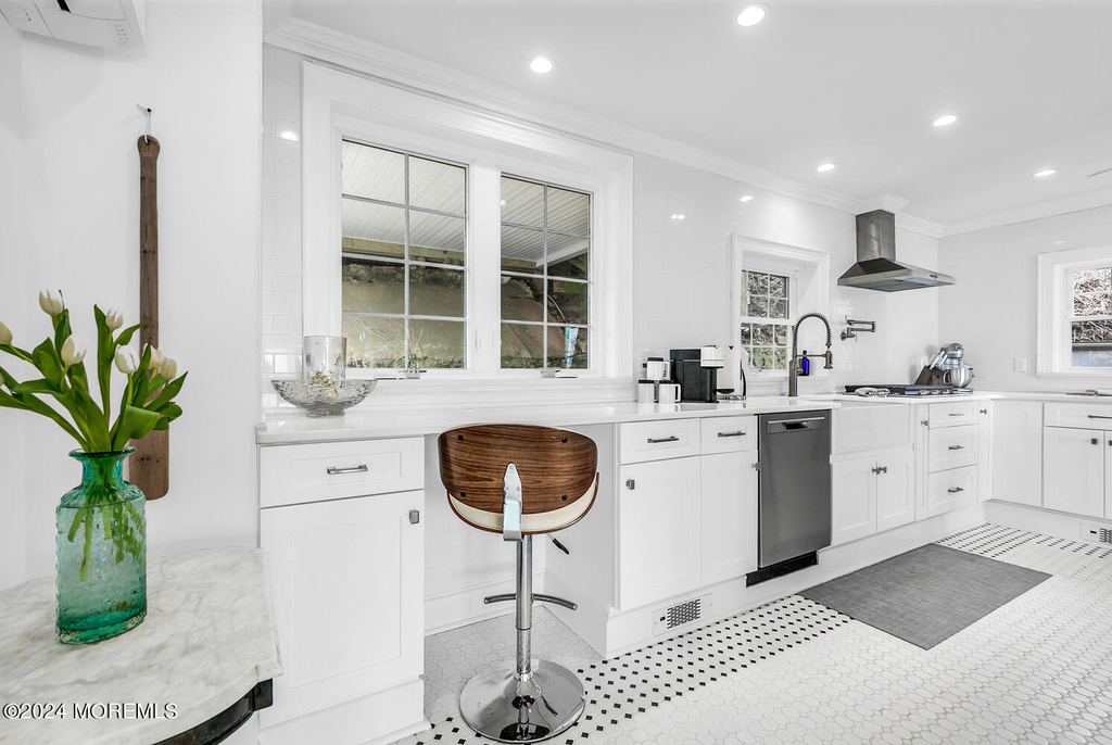 157 Portland Road - Photo 1