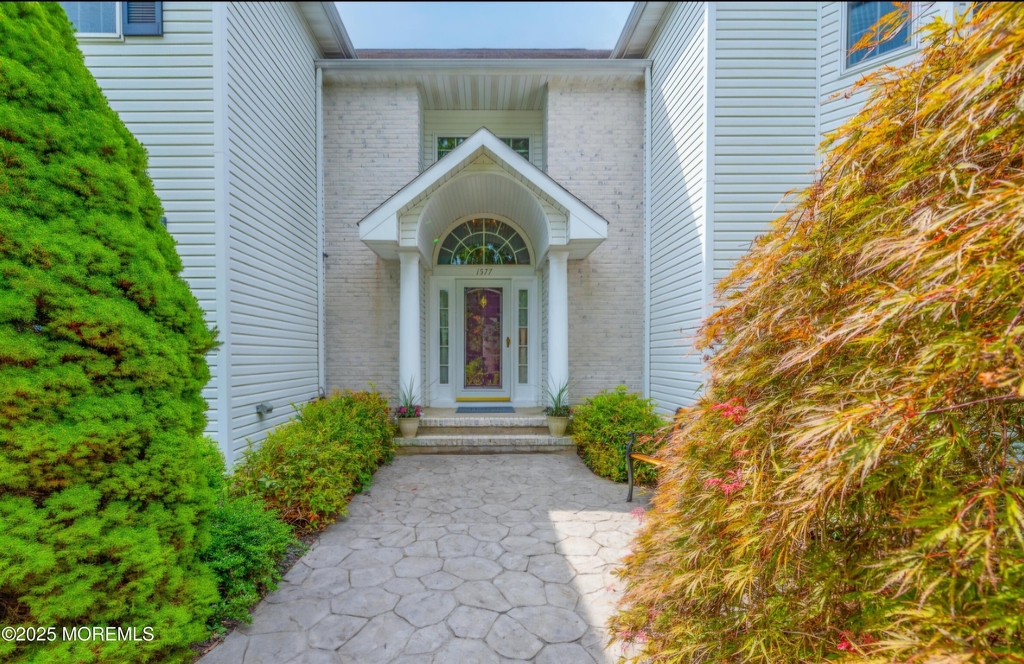 1577 Country Club Lane - Photo 1