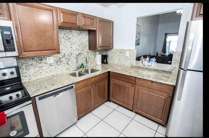 2456 Sw 54th Street - Photo 5