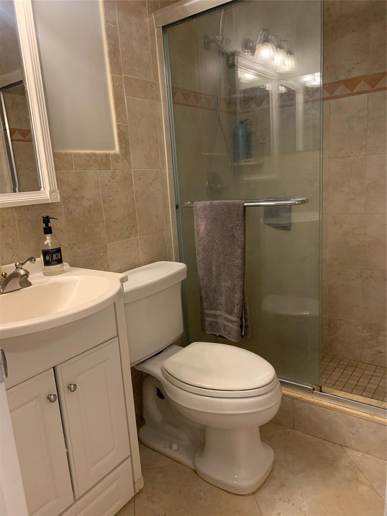 1400 Ne 57th Street - Photo 16