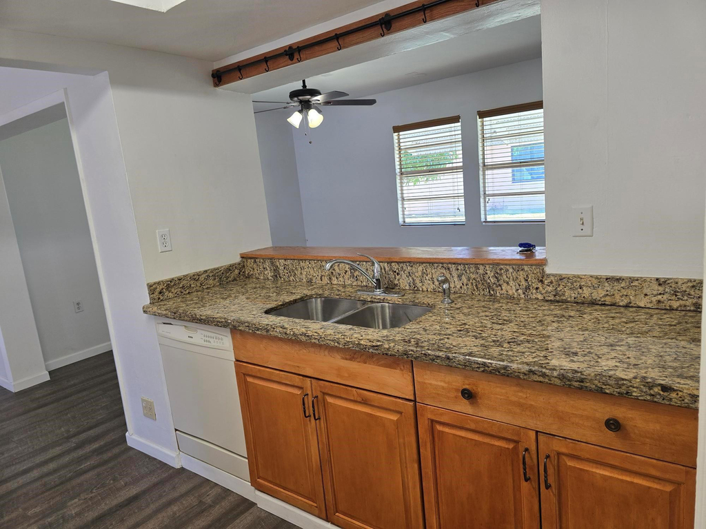 5713 Nw 65th Te - Photo 7