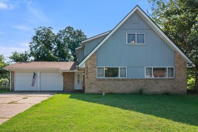 2402 Woodlawn Drive - Photo 0