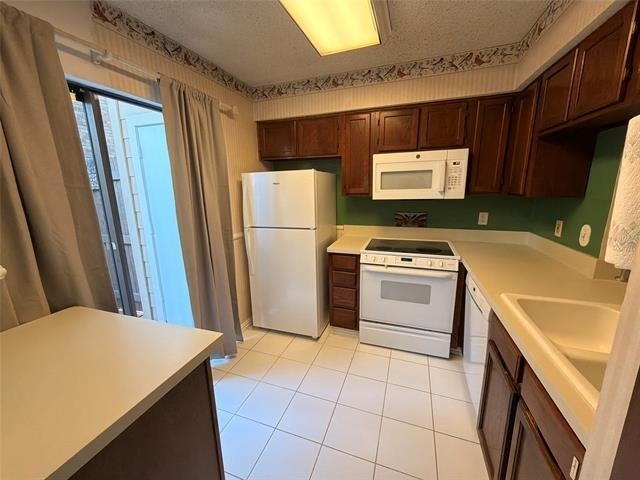 2327 Torrington Drive - Photo 2