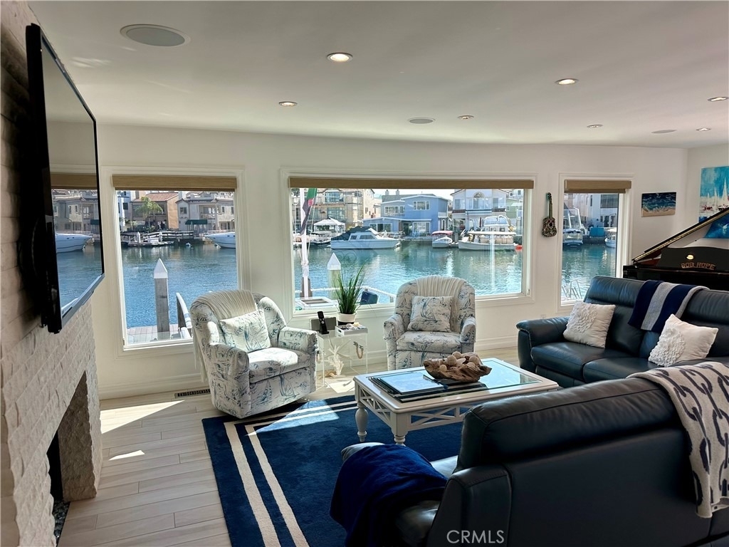 7 Balboa Coves - Photo 3