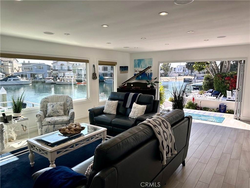 7 Balboa Coves - Photo 4