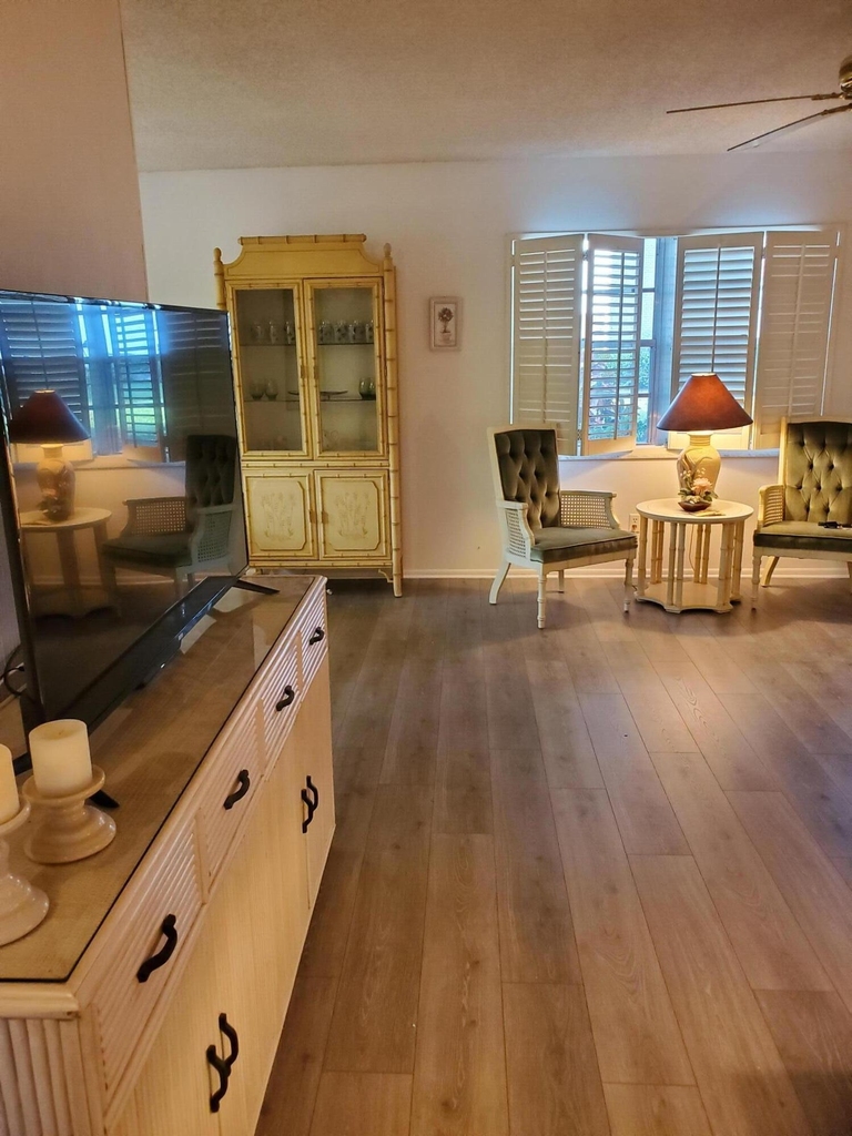 1225 Nw 21st Street - Photo 3