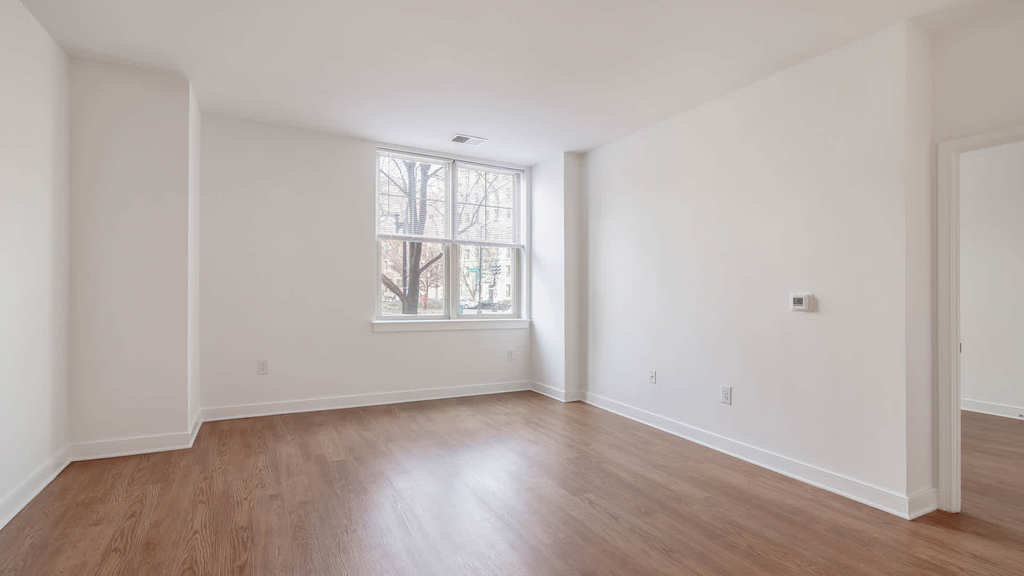 1210 Massachusetts Ave, Nw - Photo 7