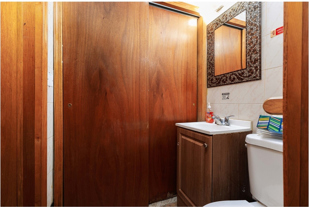 207 Ocean Pkwy - Photo 8