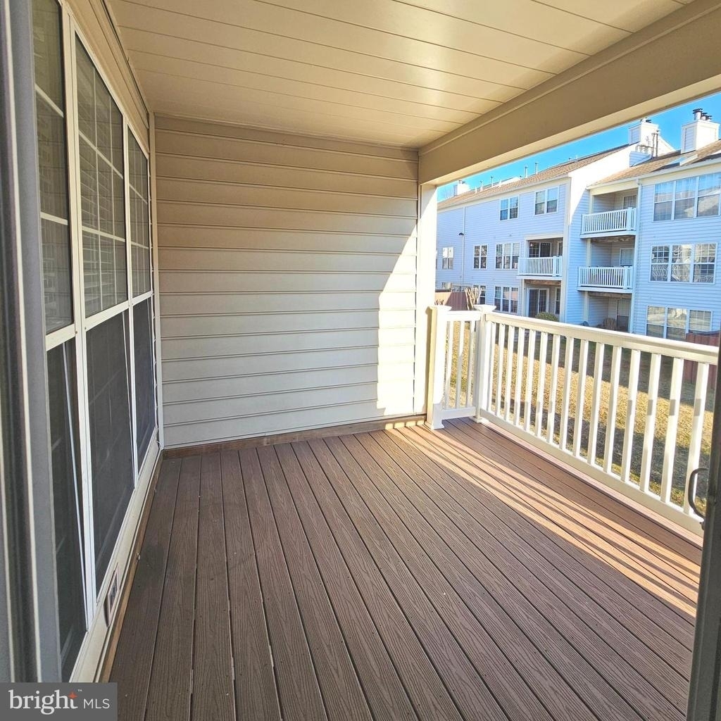 8202 Catbird Circle - Photo 8