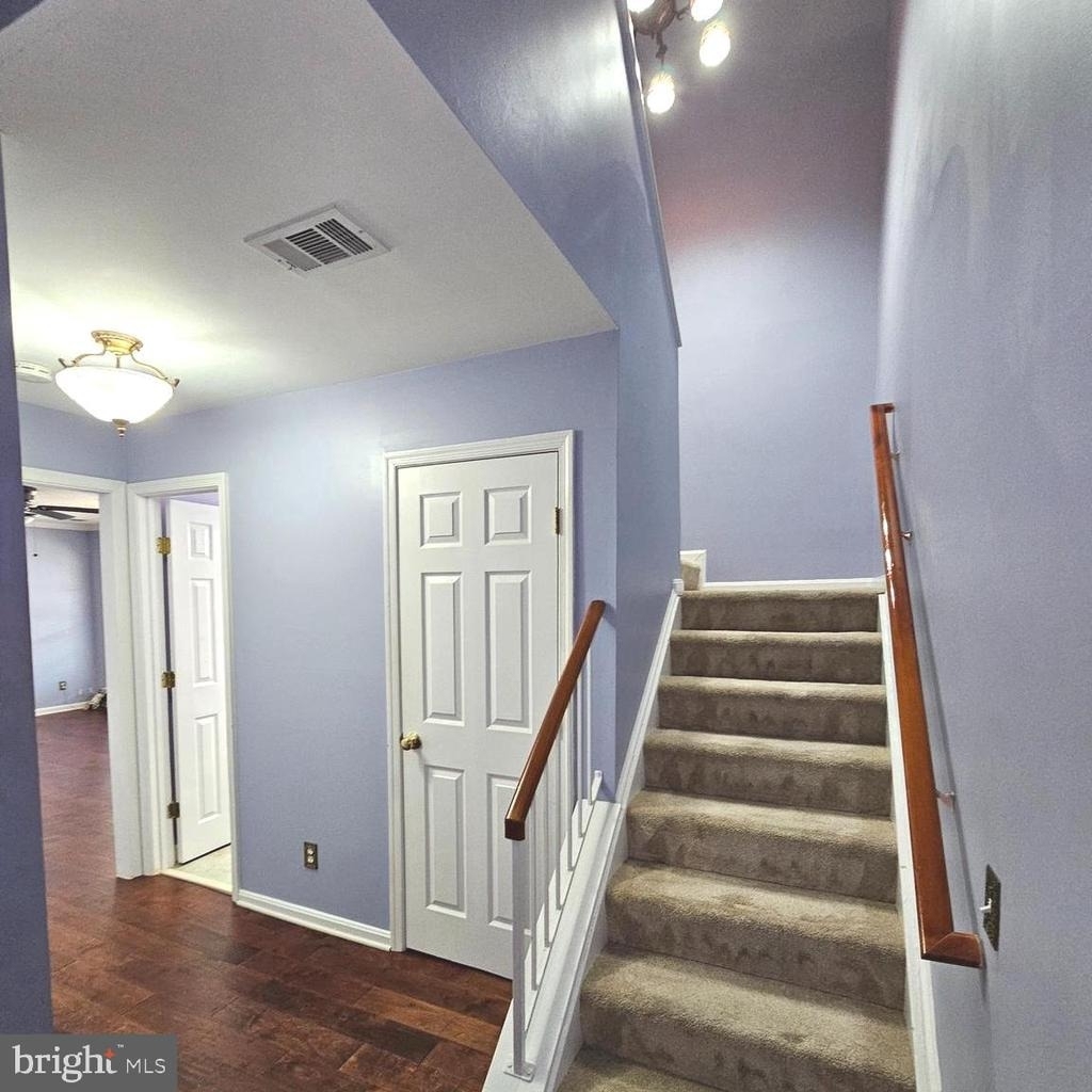 8202 Catbird Circle - Photo 11