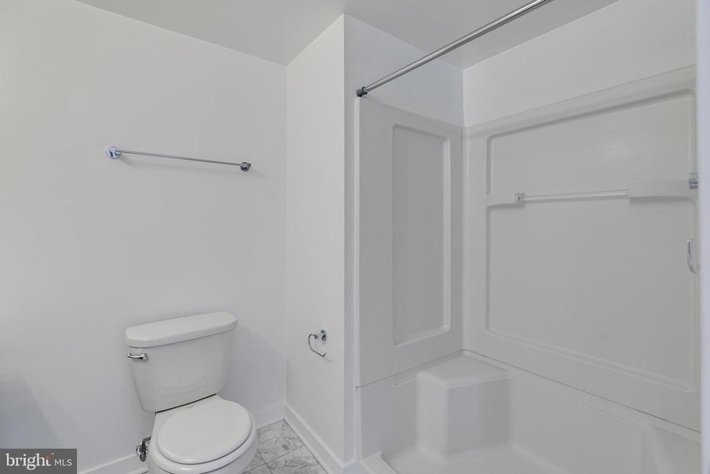 220 W George Street - Photo 17
