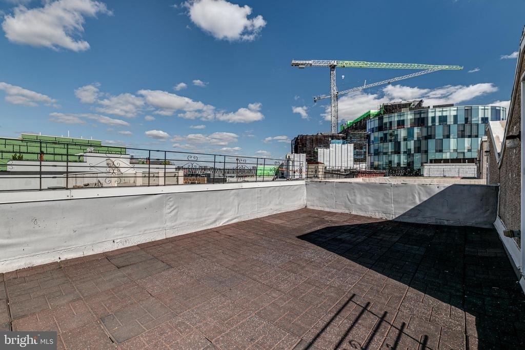 220 W George Street - Photo 54