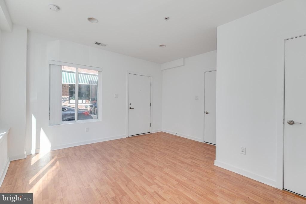 220 W George Street - Photo 42