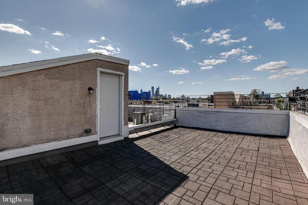 220 W George Street - Photo 6
