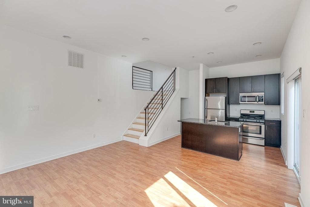 220 W George Street - Photo 9