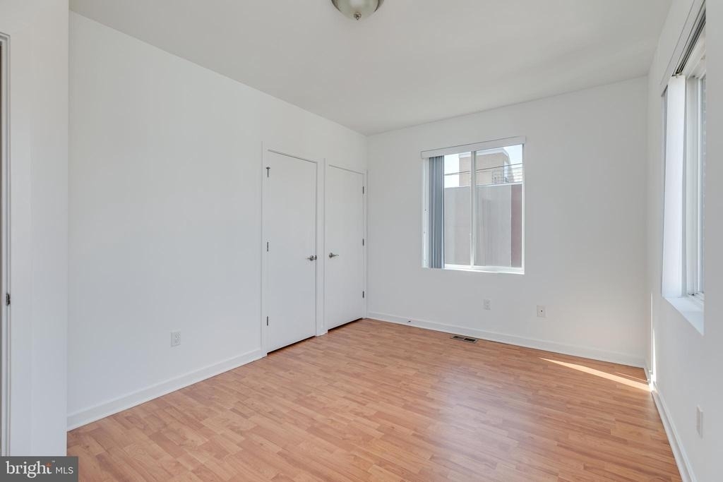 220 W George Street - Photo 30