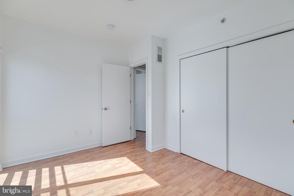220 W George Street - Photo 28