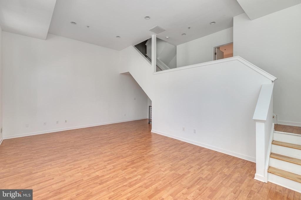 220 W George Street - Photo 45