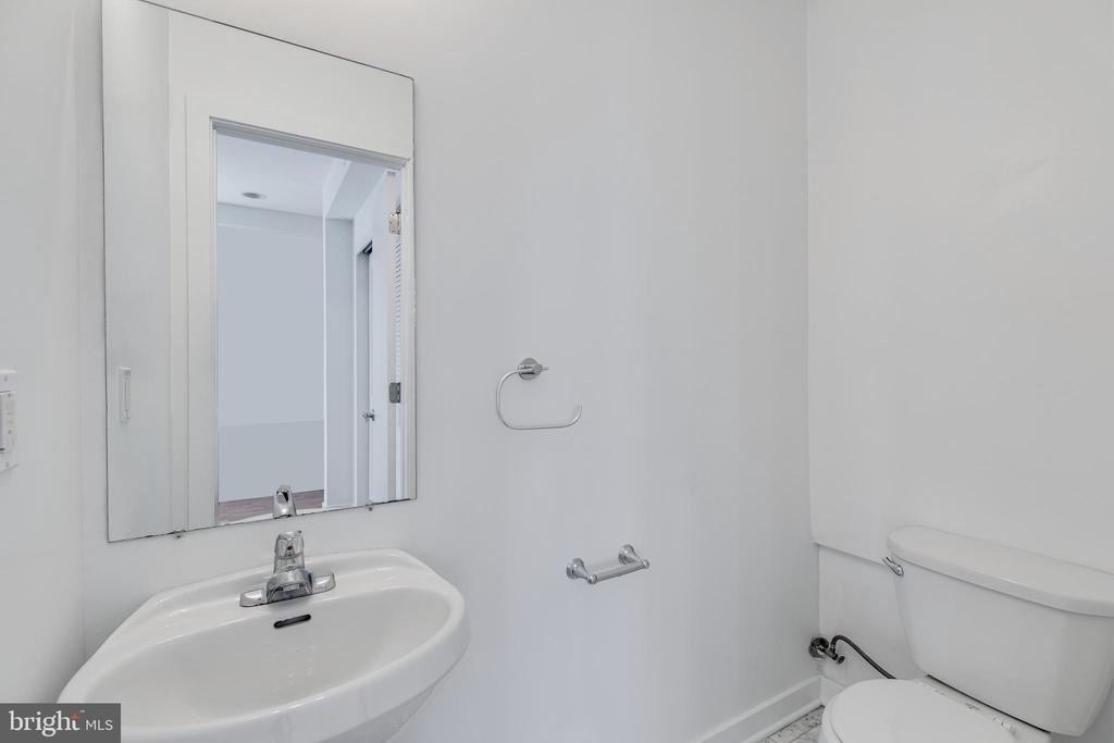 220 W George Street - Photo 19