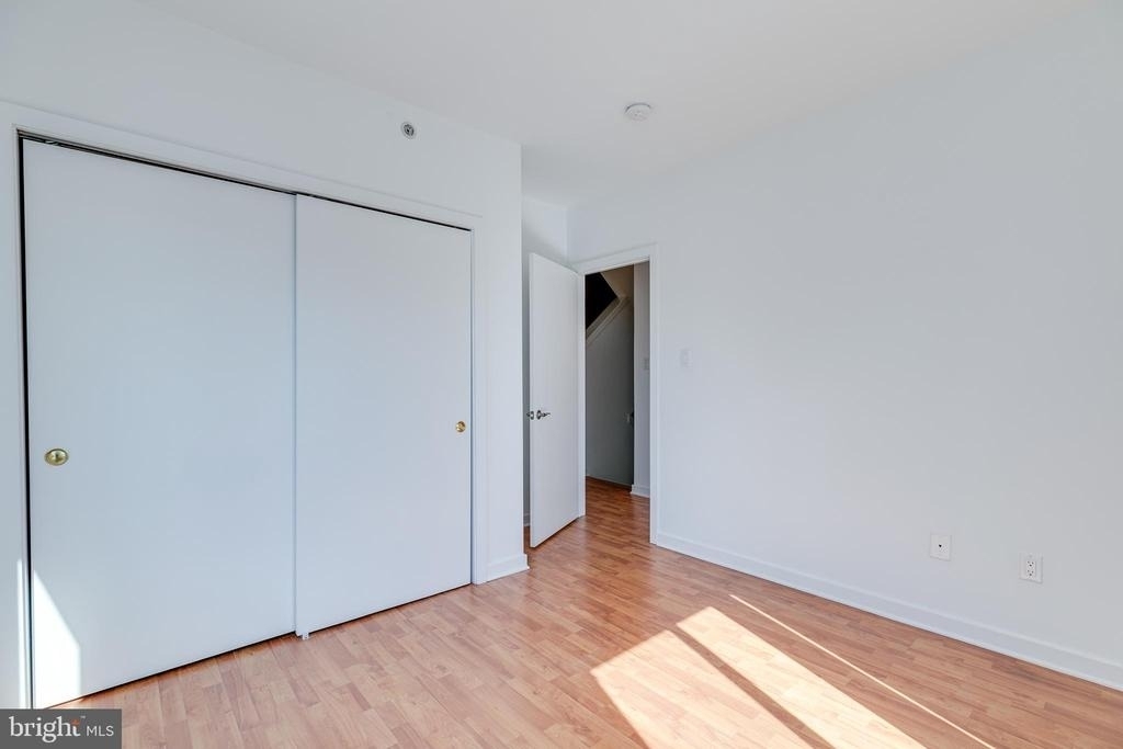 220 W George Street - Photo 25
