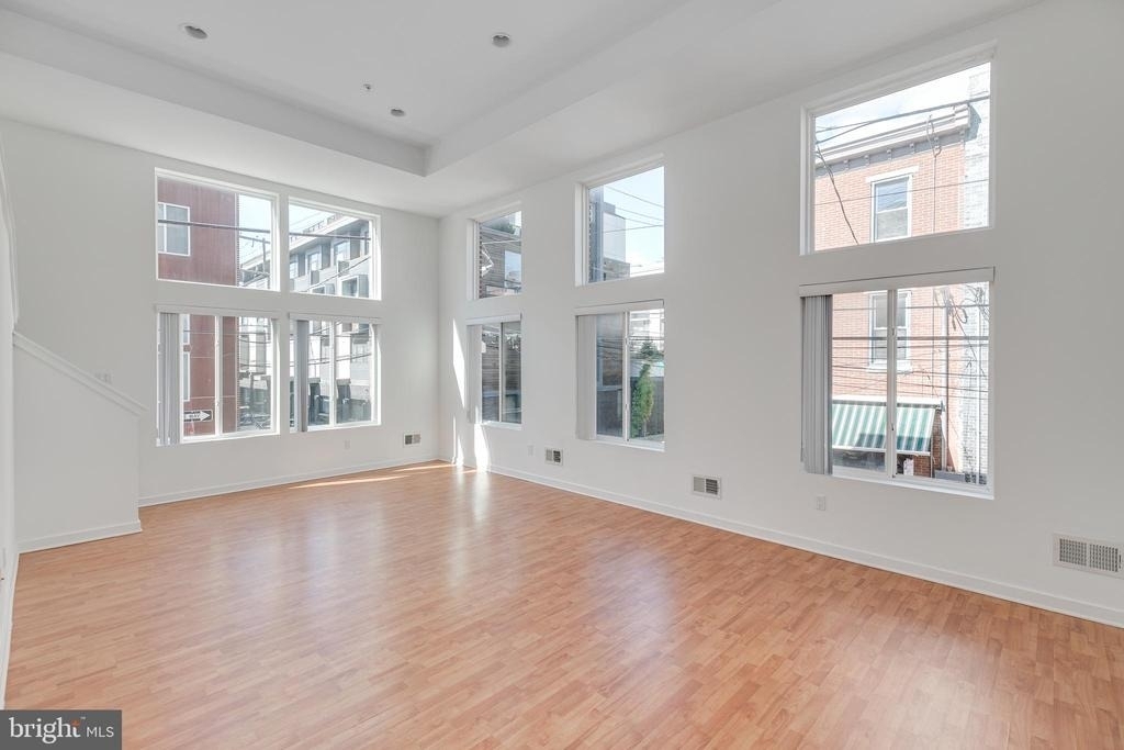 220 W George Street - Photo 48