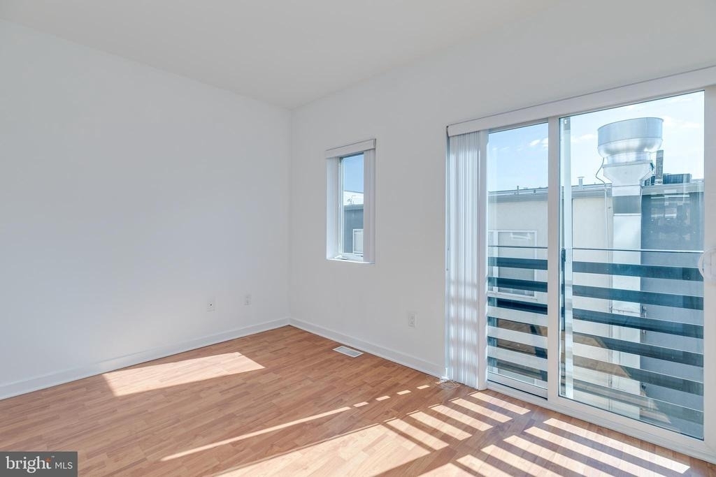 220 W George Street - Photo 26