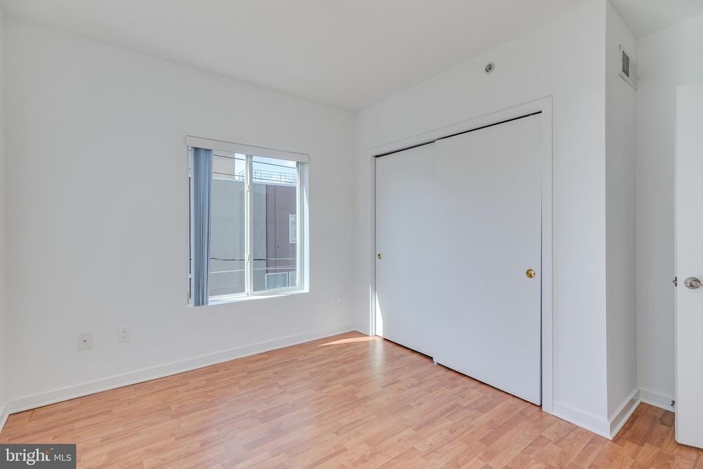 220 W George Street - Photo 24