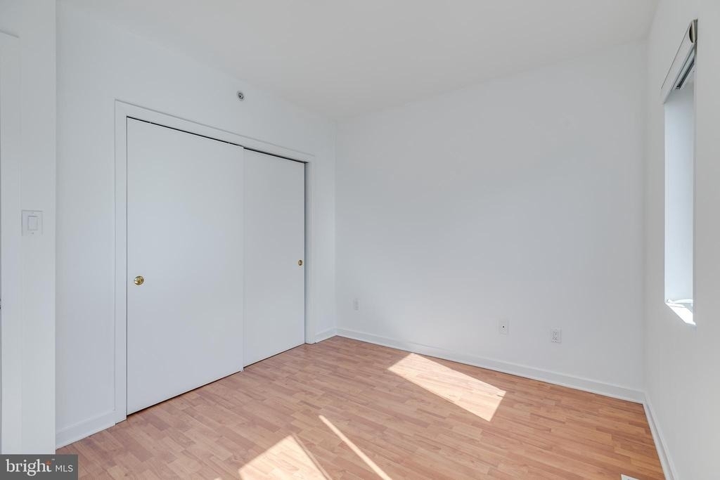 220 W George Street - Photo 27