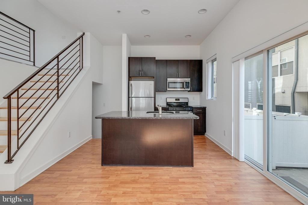 220 W George Street - Photo 11