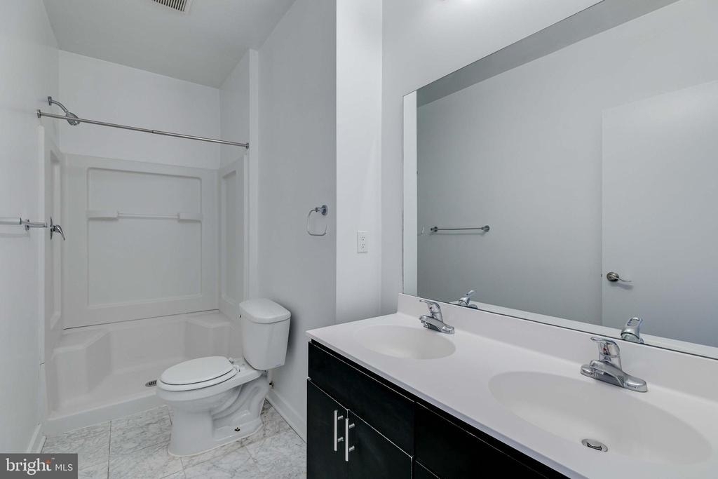 220 W George Street - Photo 14