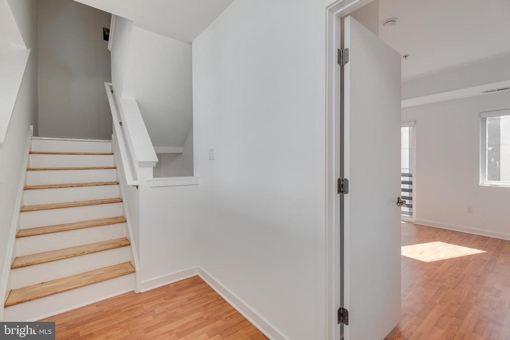 220 W George Street - Photo 44