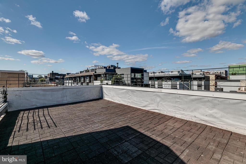 220 W George Street - Photo 53