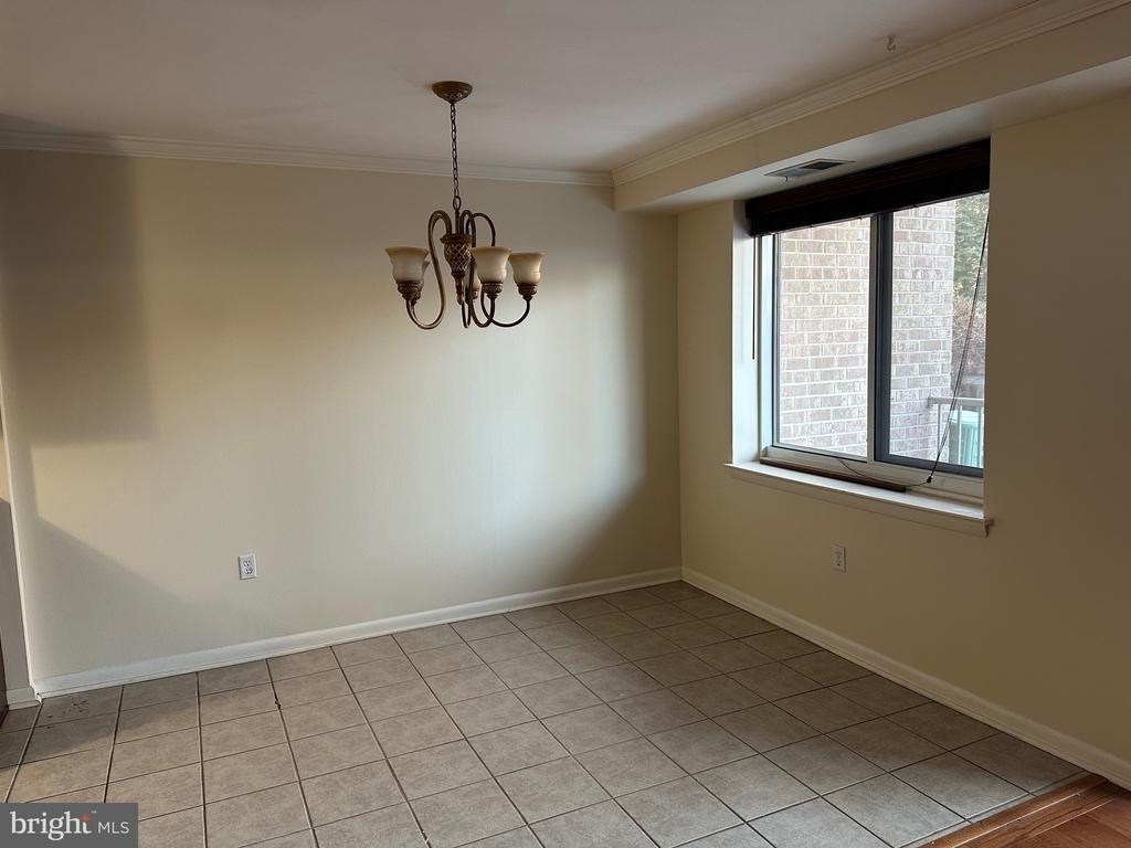 1637 Oakwood Drive - Photo 5